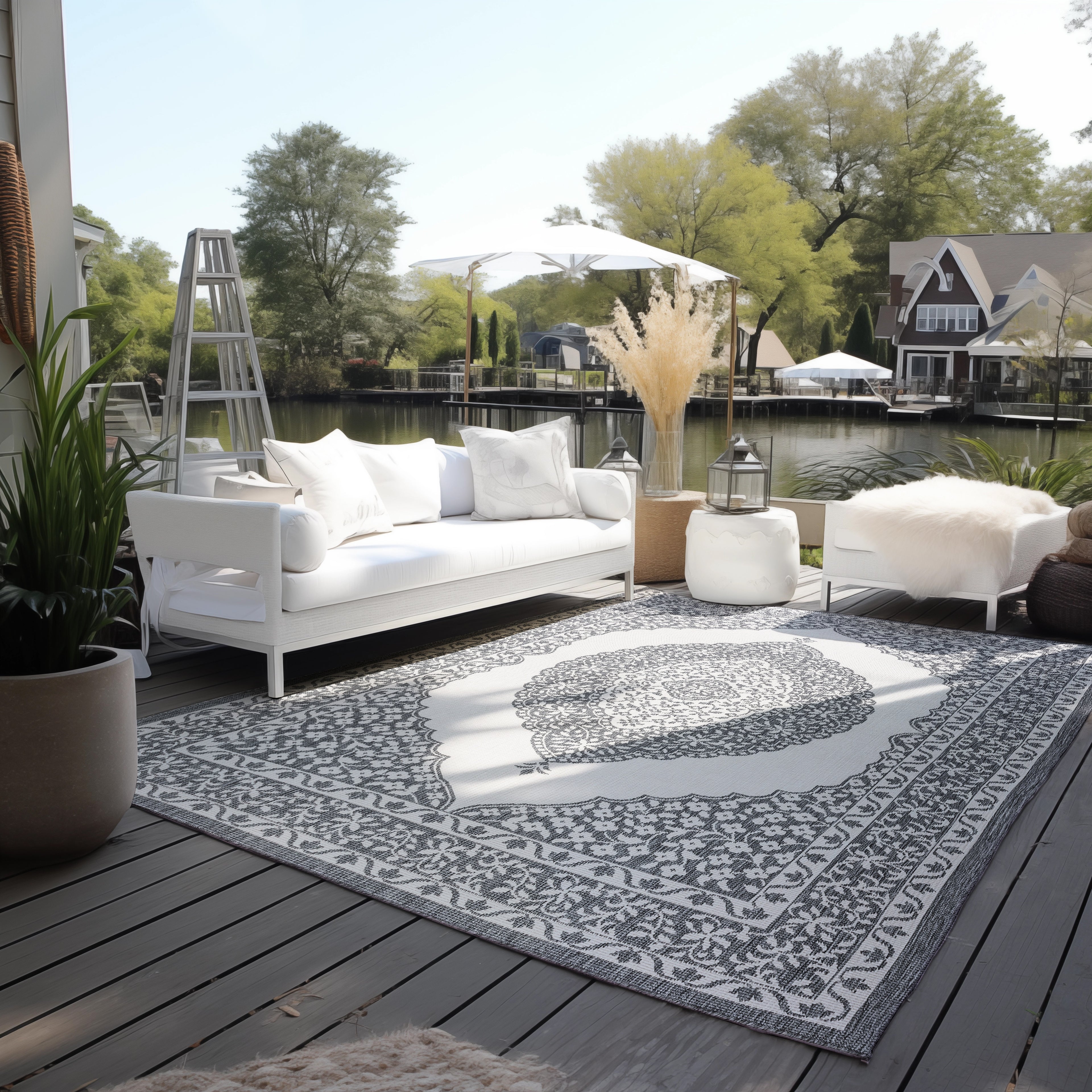 Elle Decoration Gemini Vändbar inom- och utomhusmatta Meekly silver – miljöbild