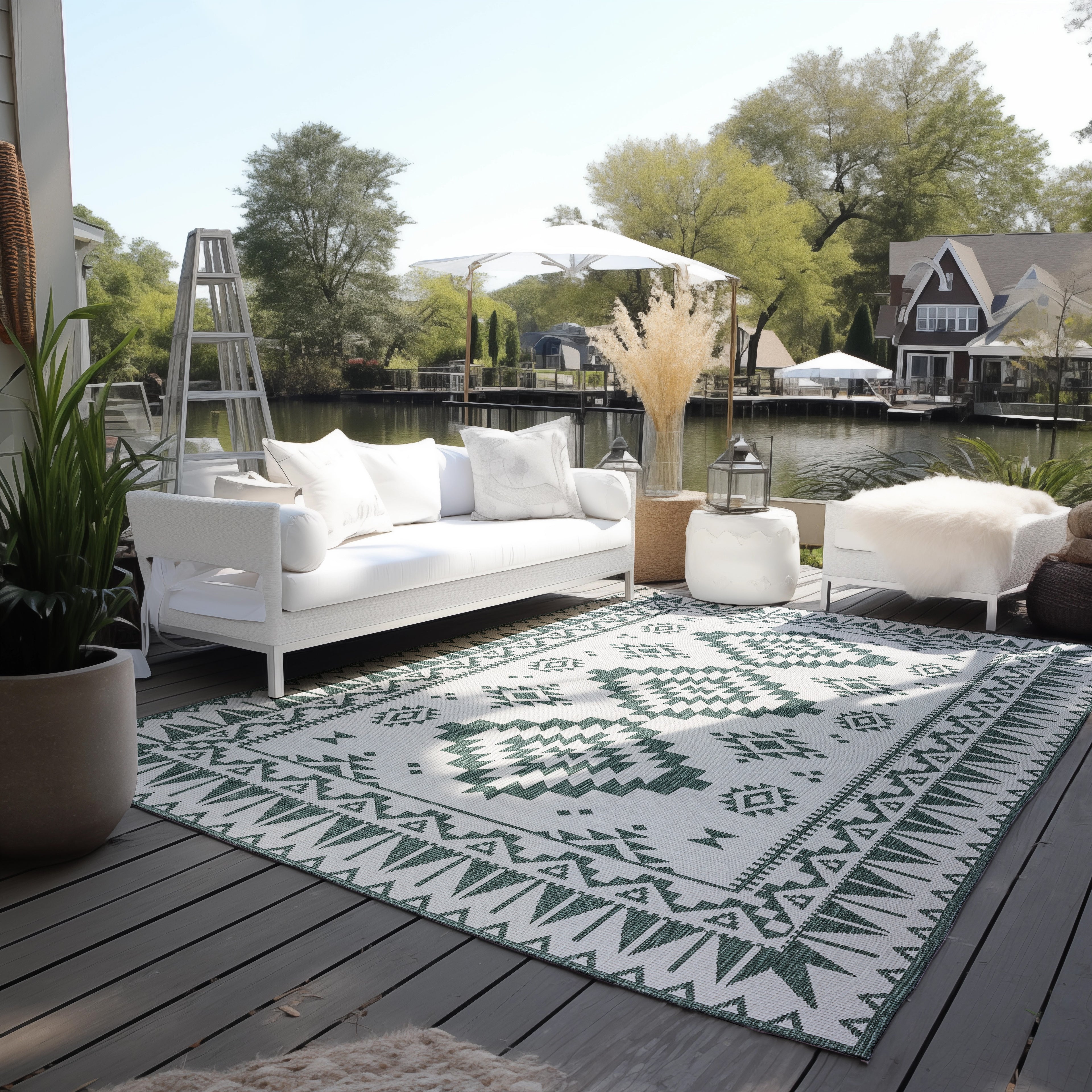 Elle Decoration Gemini Vändbar inom- och utomhusmatta Dynamic grön – miljöbild