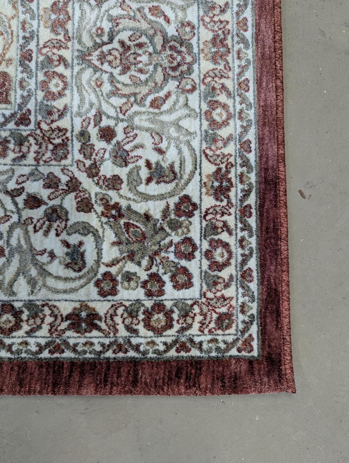 Palace Ruby Luxe